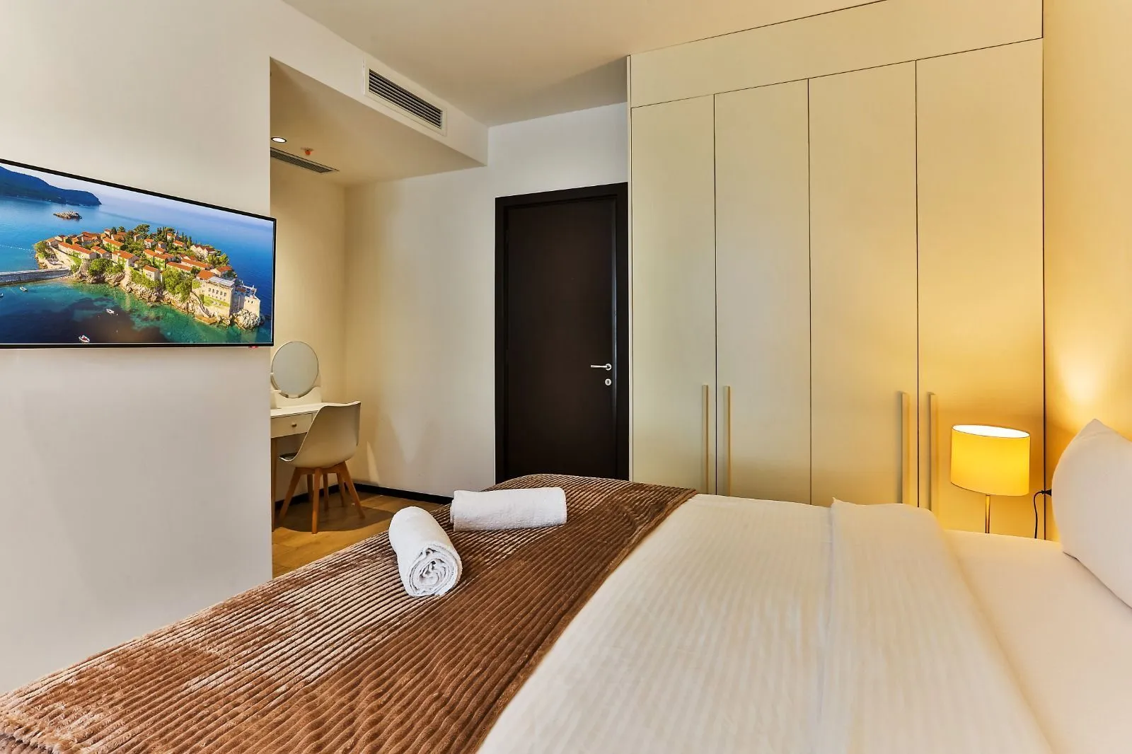 Rent, two bedroom apartment, 110m², Rafailovići, Budva