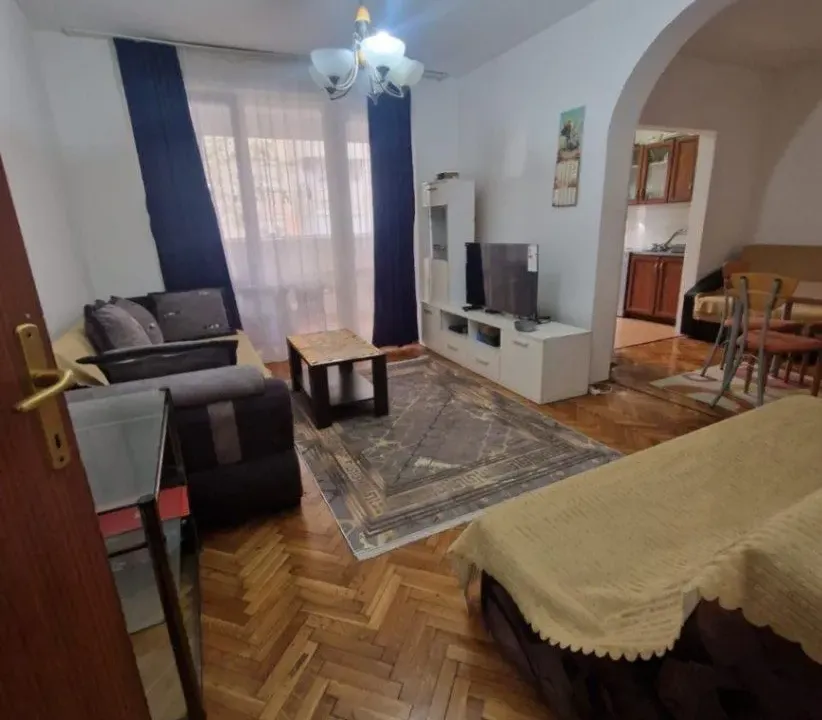 Izdavanje, jednosoban stan, 55m², Centar, Bar