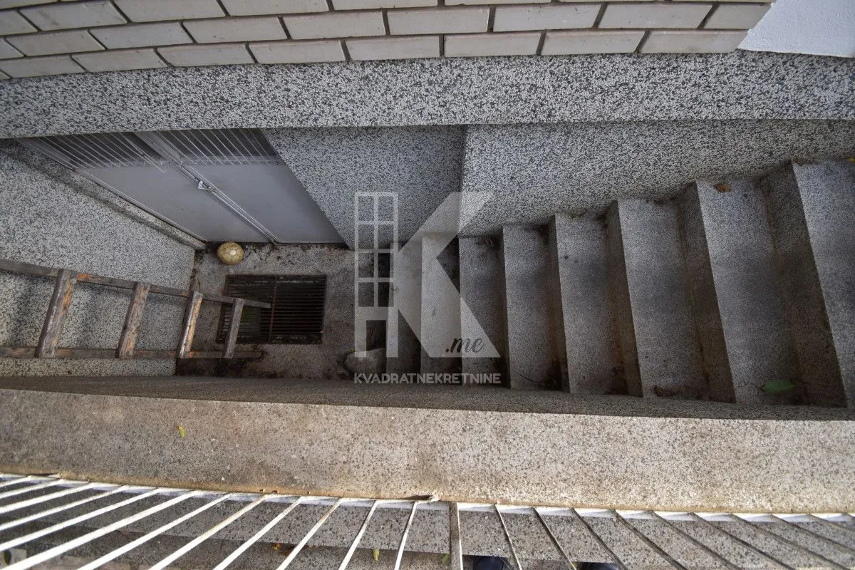 Prodaja, kuća, 230m², Masline, Podgorica