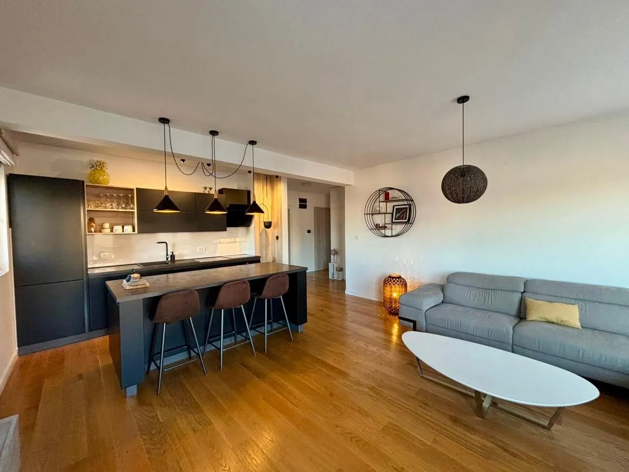 Prodaja, dvosoban stan, 70m², Central Point, Podgorica