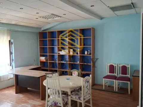 Rent, office space, 95m², Stari Aerodrom, Podgorica - image 6