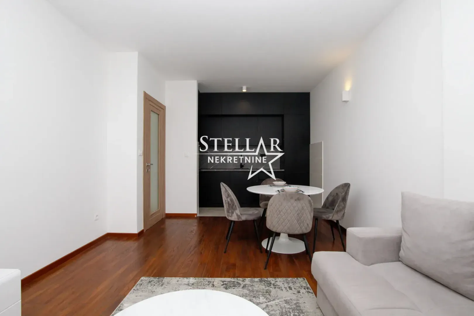 Izdavanje, jednosoban stan, 50m², Master Kvart, Podgorica