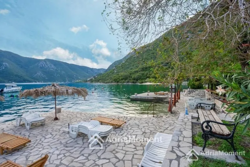 Sale, house, 250m², Kotor, Crna Gora