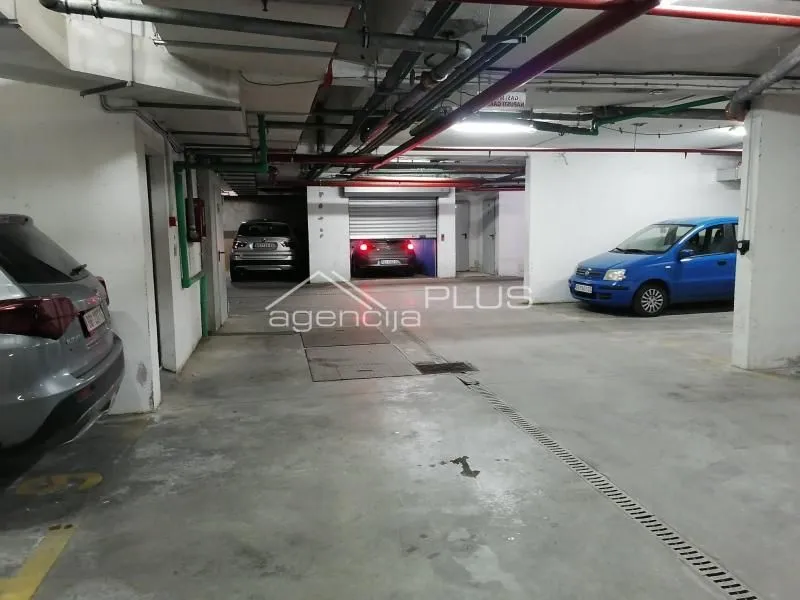 Sale, parking/garage, 12m², Bulbulder, Zvezdara Sve Podlokacije