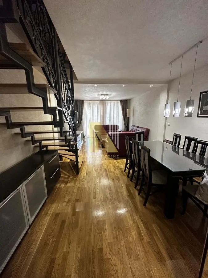 Izdavanje, kuća, 140m², Lipov gaj, Novi Sad Sve Podlokacije
