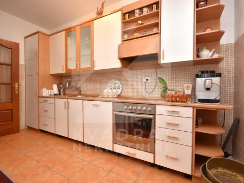 Rent, three bedroom apartment, 100m², Gorica C, Podgorica - image 5