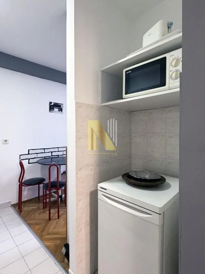 Izdavanje, dvosoban stan, 44m², Bulevar Oslobodjenja, Novi Sad Sve Podlokacije