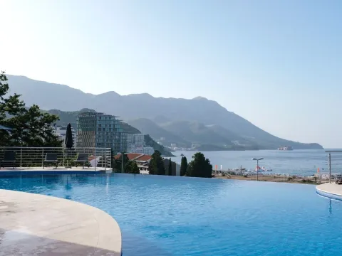 Sale, studio apartment, 37m², Bečići, Budva - image 6