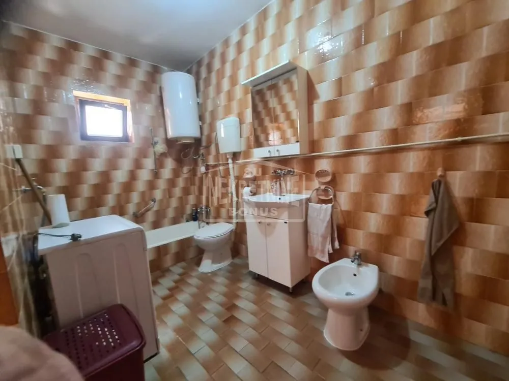 Prodaja, kuća, 400m², Aleksandrovo, Subotica