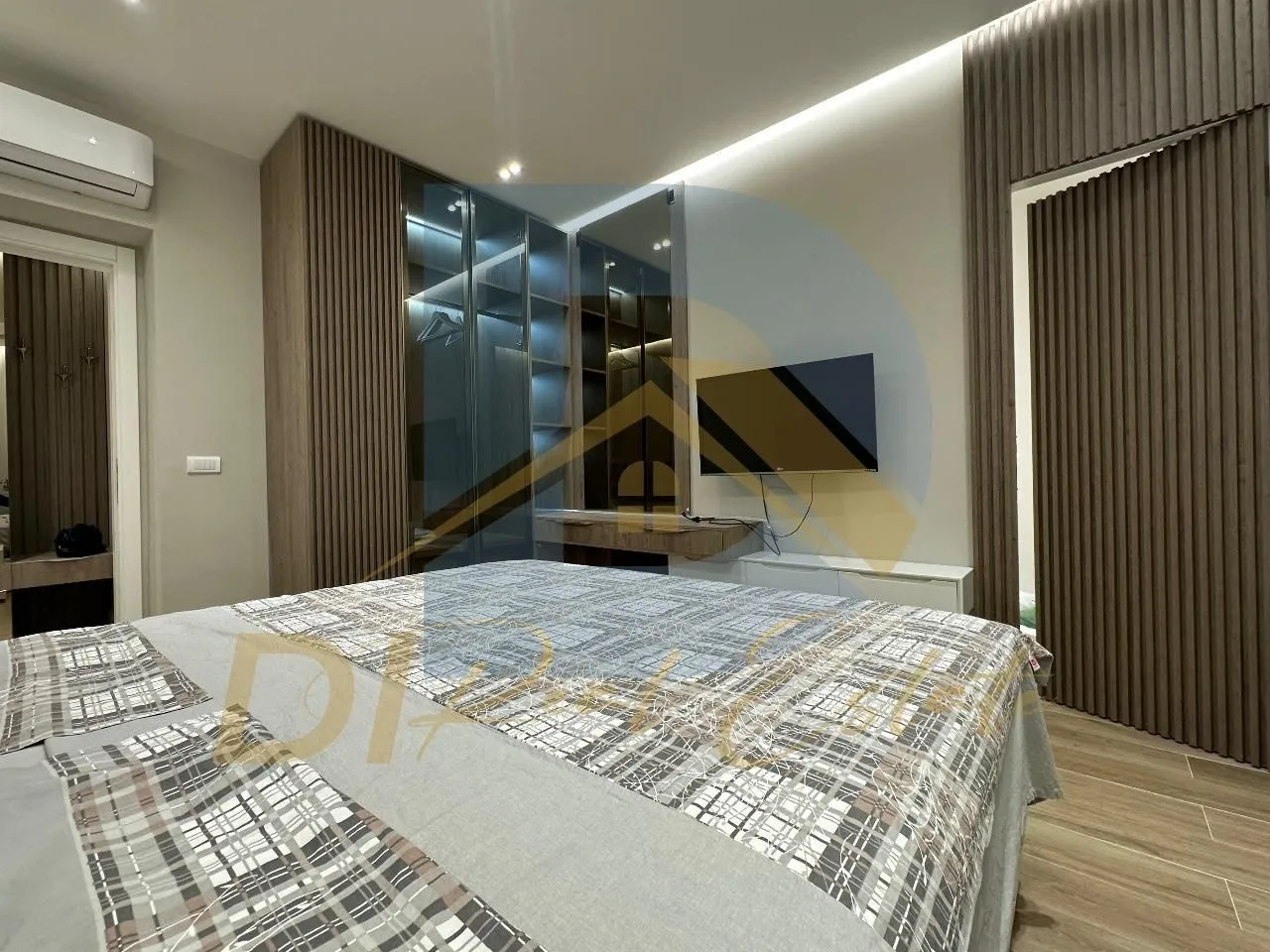 Rent, two bedroom apartment, 72m², Centar, Tivat