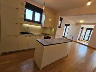 Izdavanje, stan, 136m², Kalenić Pijaca, Vračar Sve Podlokacije - image 4