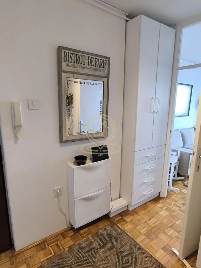 Rent, one bedroom apartment, 34m², Stari Grad, Beograd