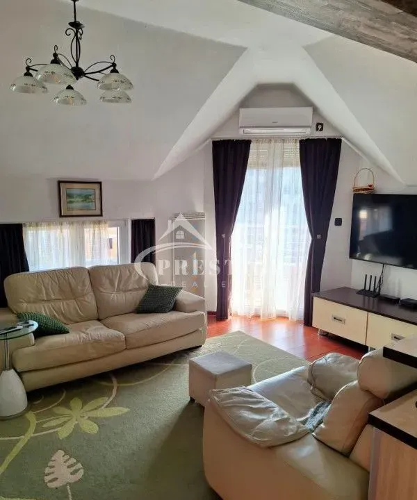 Prodaja, trosoban stan, 87m², Stari Aerodrom, Podgorica