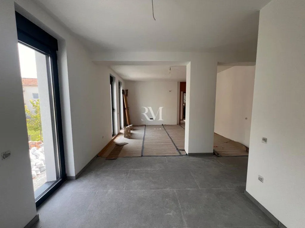 Prodaja, dvosoban stan, 68m², Marići, Tivat