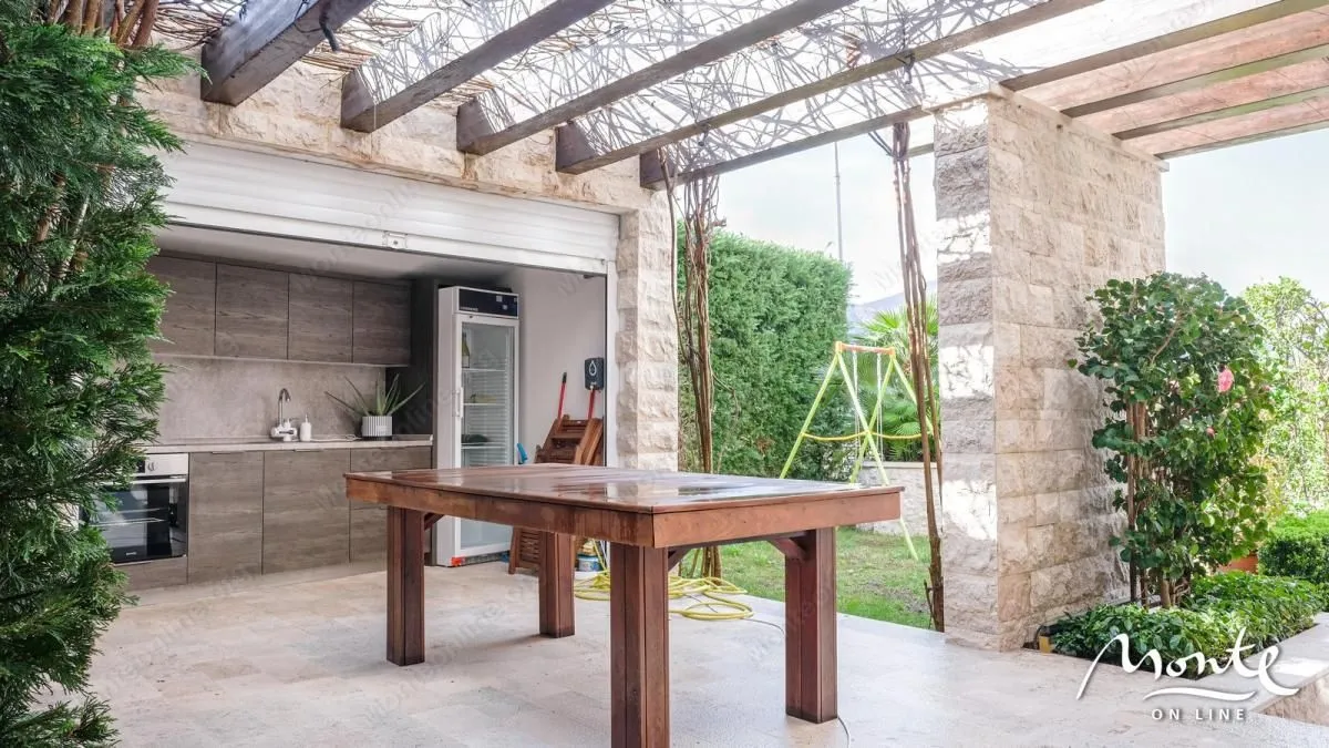 Sale, house, 210m², Dobrota, Kotor
