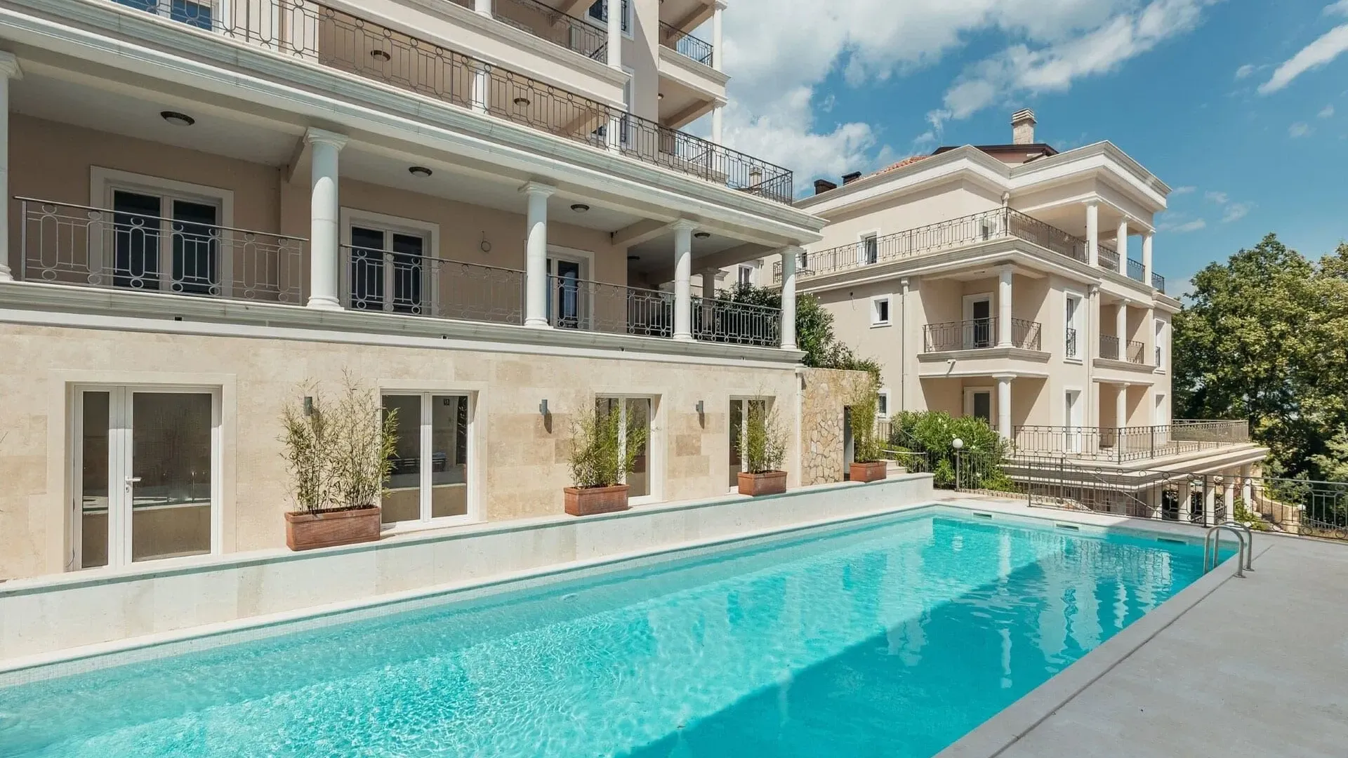 Prodaja, dvosoban stan, 134m², Đenovići, Herceg Novi
