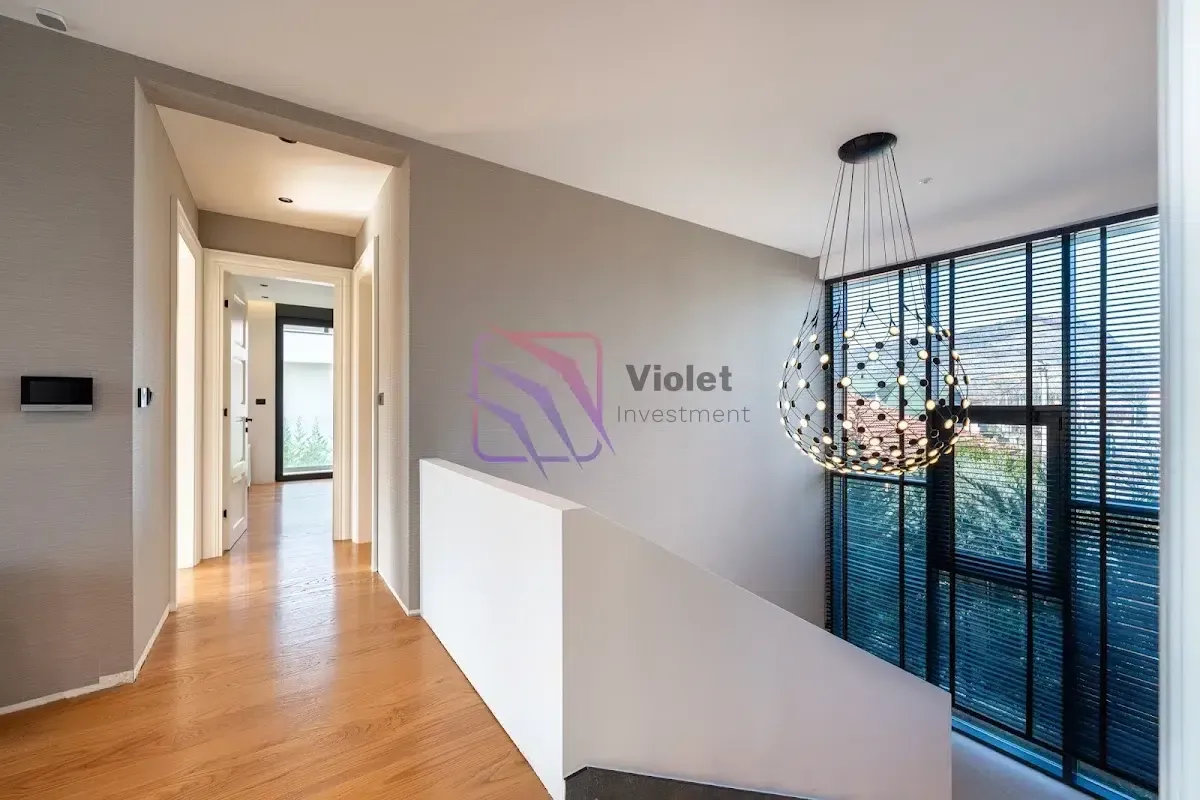 Prodaja, kuća, 262m², Gornja Gorica, Podgorica