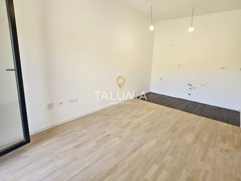 Sale, one bedroom apartment, 37m², Tološi, Podgorica - image 2