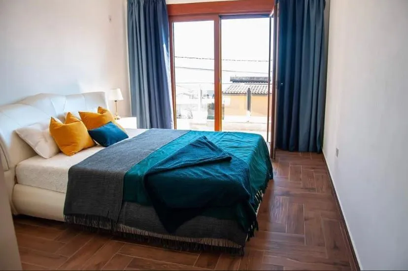 Prodaja, kuća, 500m², Centar, Bar