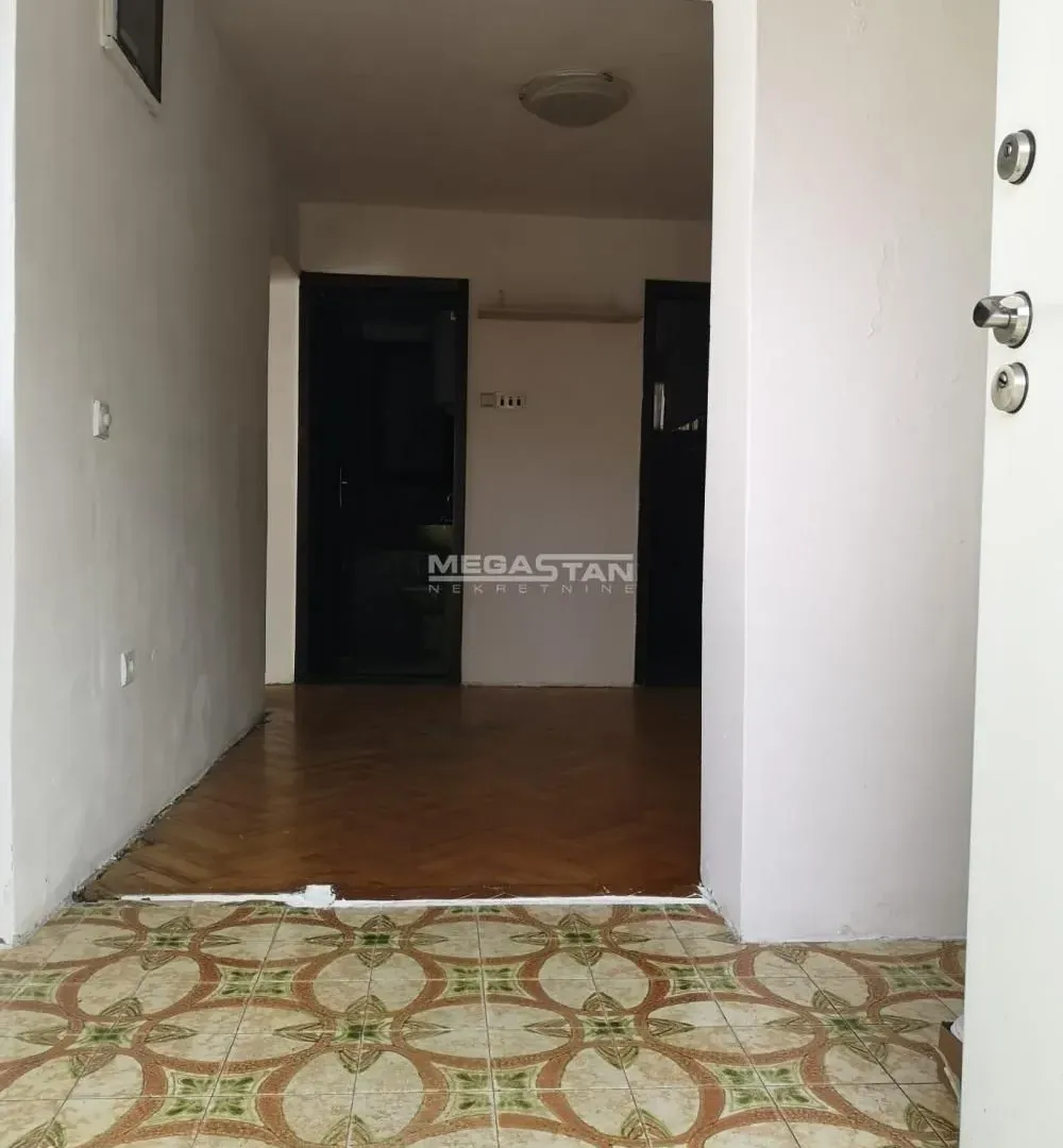 Prodaja, jednosoban stan, 37m², Slavujev Venac, Zvezdara Sve Podlokacije