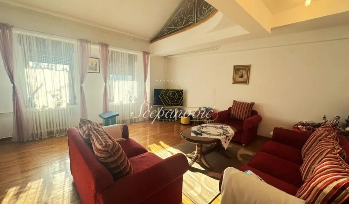 Prodaja, četvorosoban stan, 151m², Centar, Novi Sad