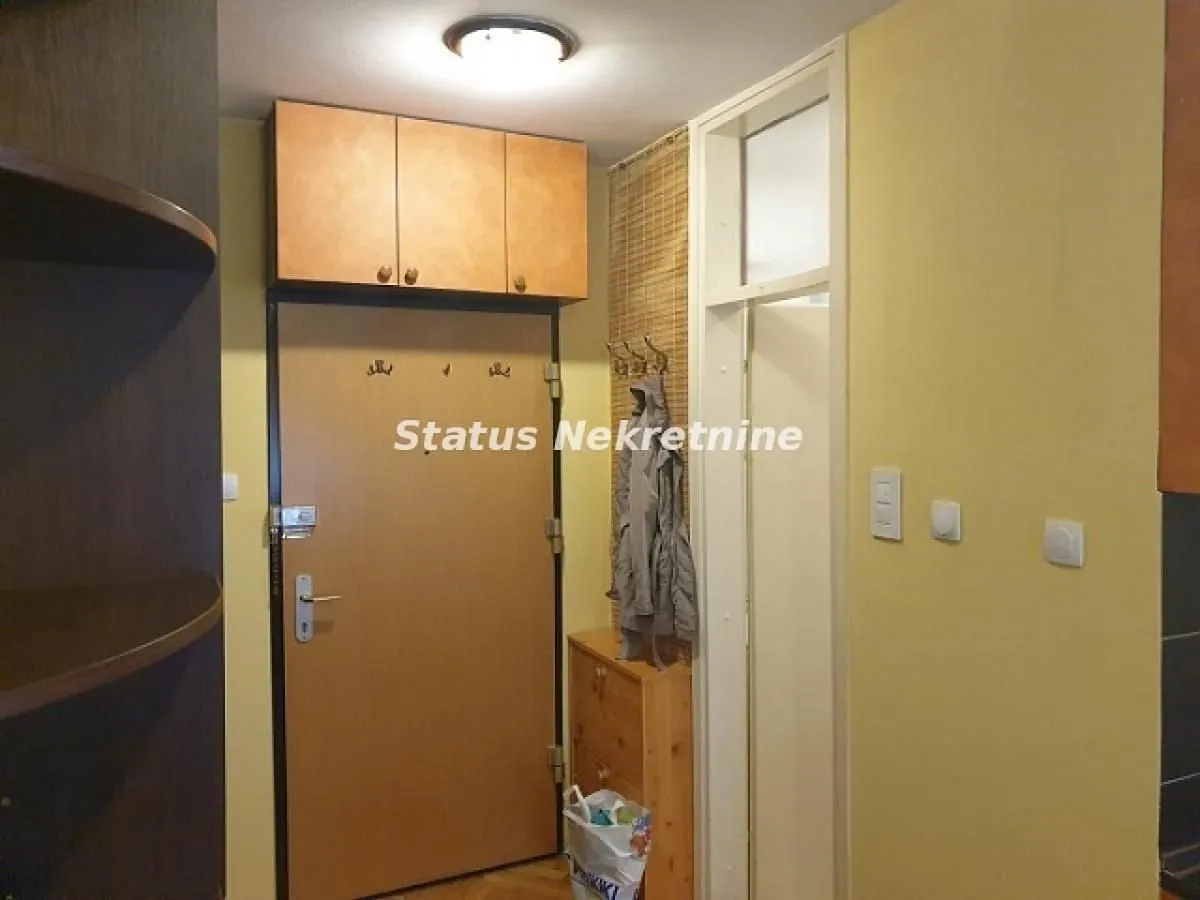 Izdavanje, garsonjera, 22m², Rotkvarija, Novi Sad Sve Podlokacije