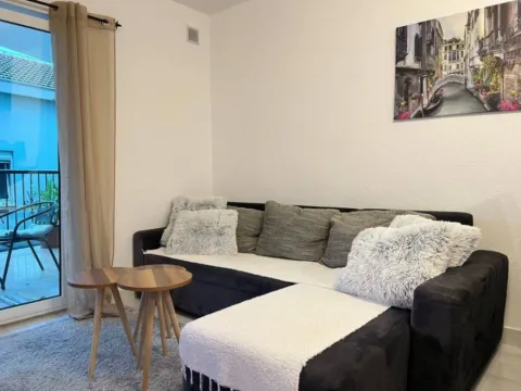 Izdavanje, jednosoban stan, 42m², Đenovići, Herceg Novi - image 10