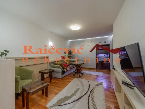 Prodaja, četvorosoban stan, 89m², Stari Grad, Beograd - image 4