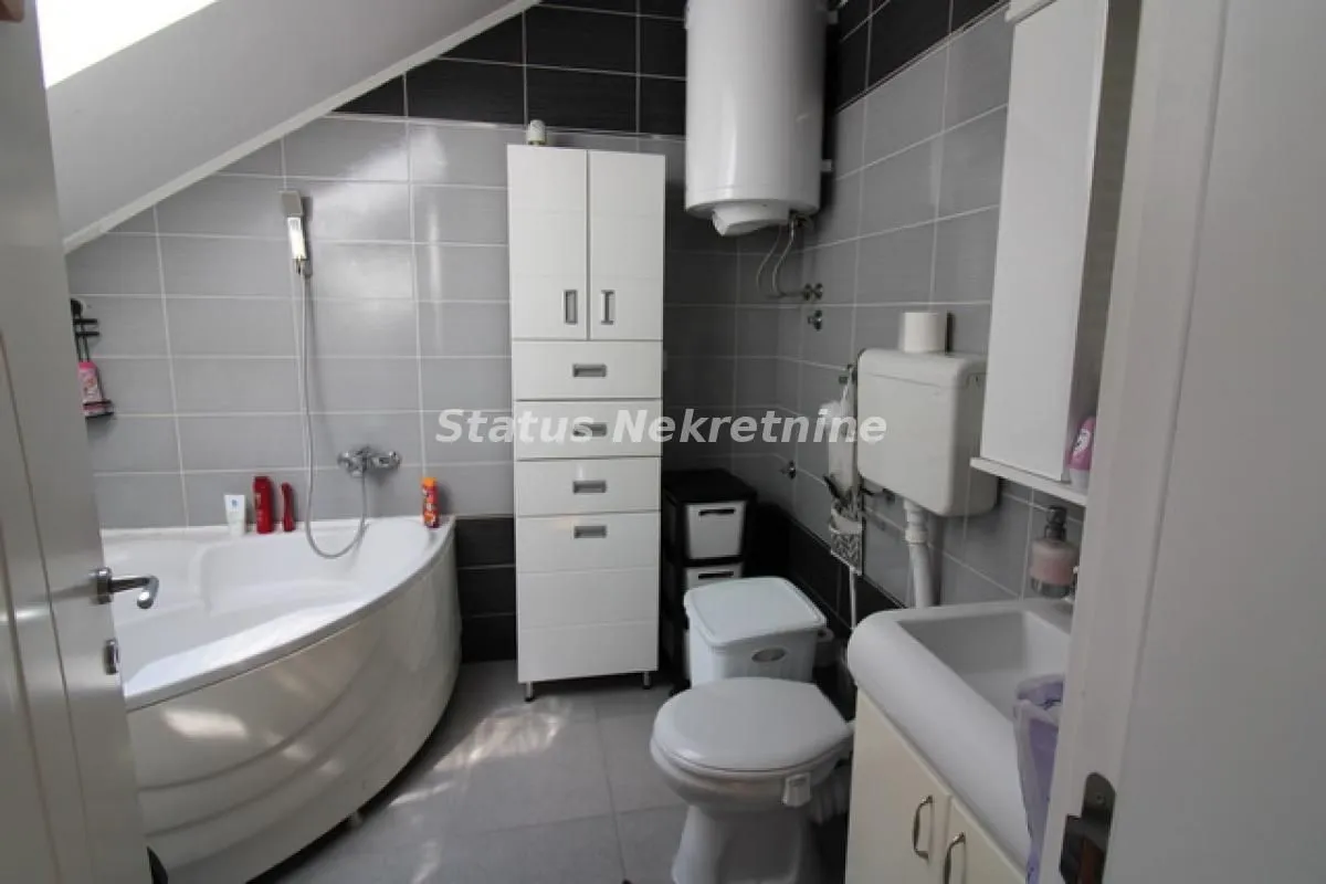 Prodaja, trosoban stan, 83m², Grbavica, Novi Sad Sve Podlokacije