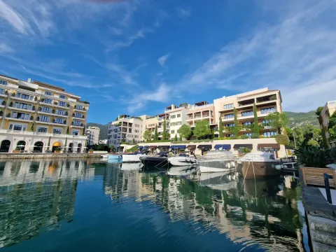 Sale, two bedroom apartment, 152m², Tivat, Crna Gora - image 31