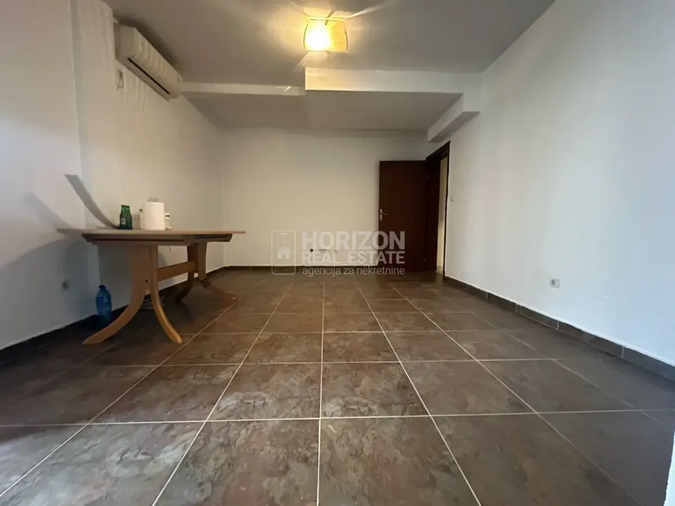 Rent, one bedroom apartment, 44m², Zagorič, Podgorica