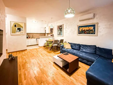 Rent, two bedroom apartment, 65m², City Kej, Podgorica - image 2