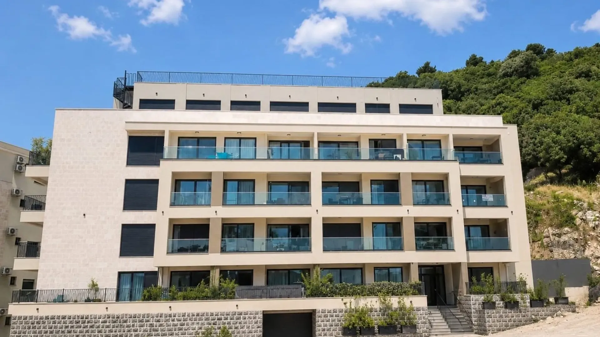 Prodaja, trosoban stan, 146m², Dubovica, Budva