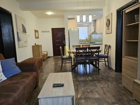 Izdavanje, dvosoban stan, 60m², Centar, Novi Sad - image 11