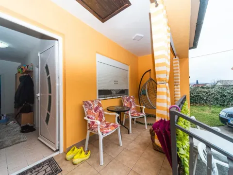 Rent, house, 83m², Tološi, Podgorica - image 14