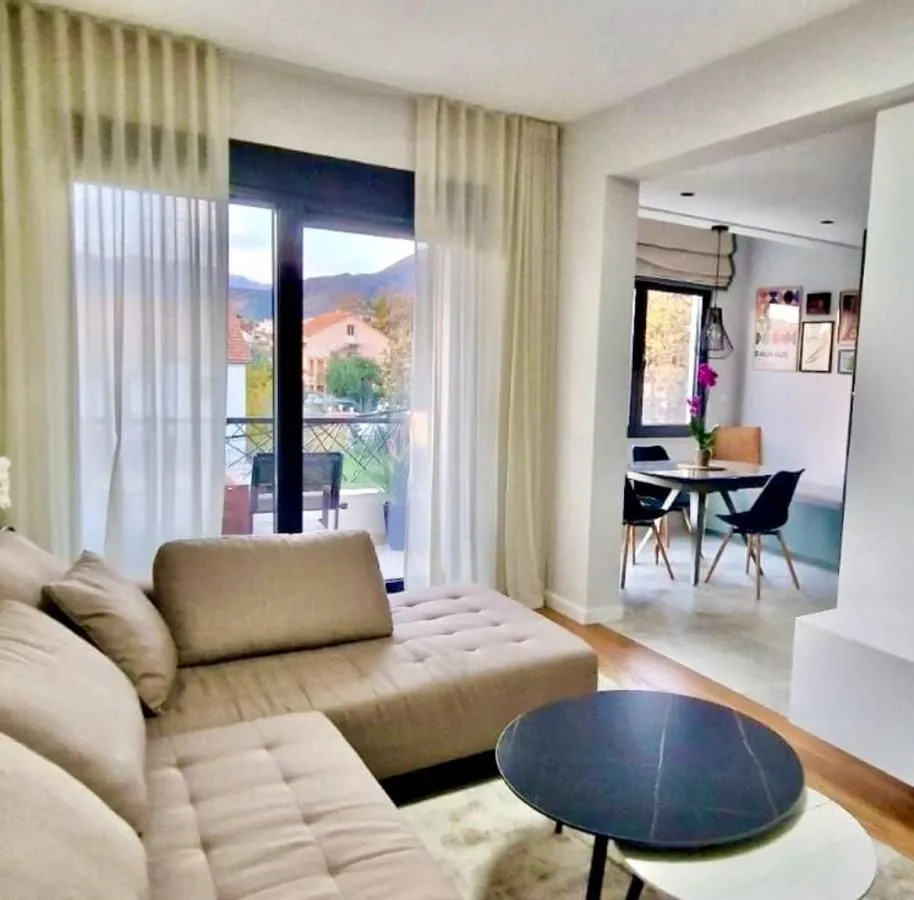 Rent, two bedroom apartment, 70m², Tivat, Crna Gora