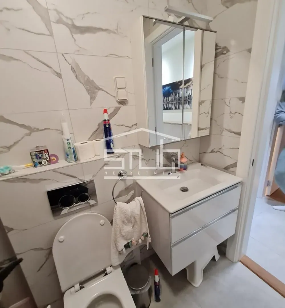 Izdavanje, trosoban stan, 77m², Tošin bunar, Novi Beograd Sve Podlokacije