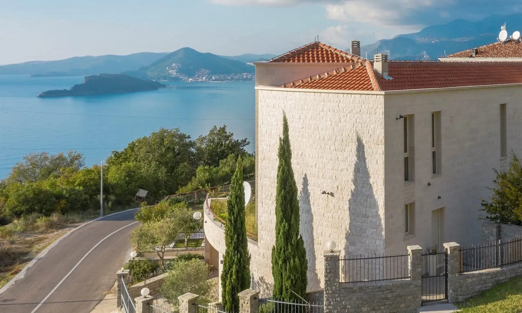 Sale, house, 600m², Blizikuće, Budva