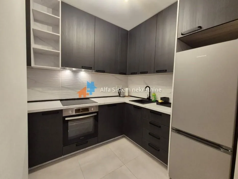 Izdavanje, trosoban stan, 95m², Trošarina, Voždovac Sve Podlokacije