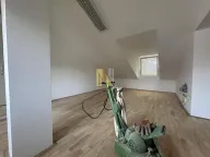 Izdavanje, poslovni prostor, 216m², Centar, Novi Sad - image 9