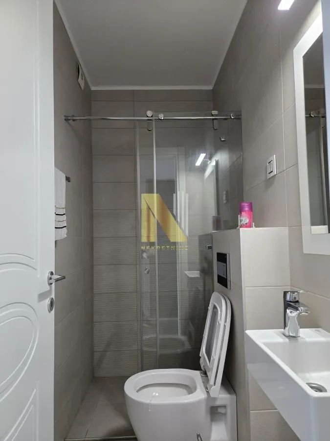 Rent, office space, 104m², Novi Sad, Srbija