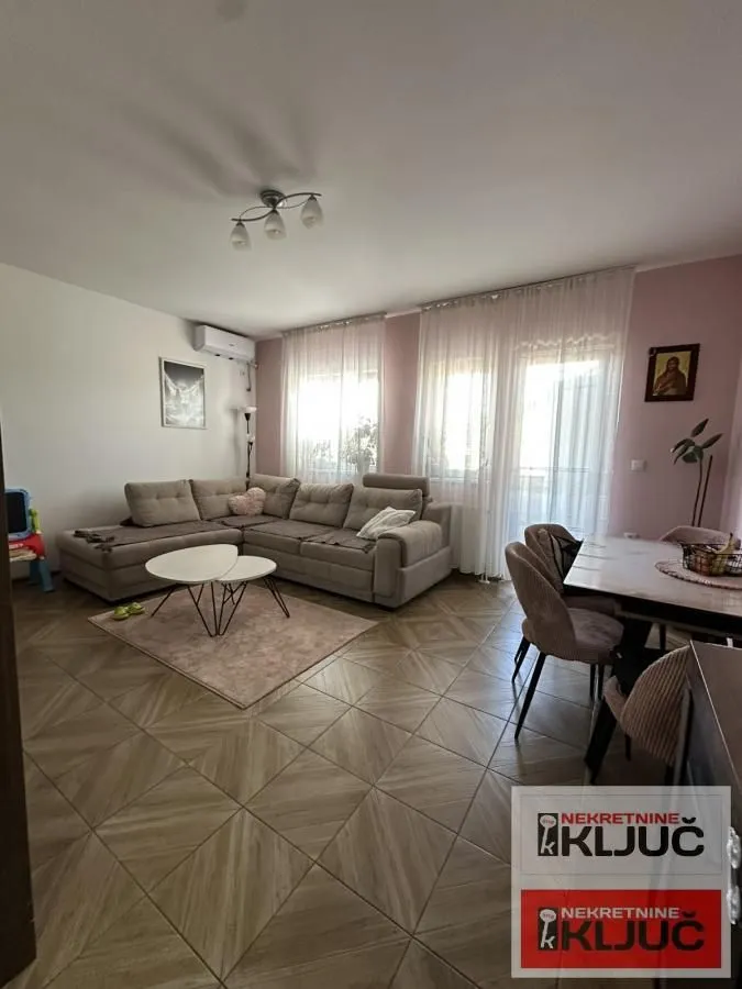 Prodaja, trosoban stan, 75m², Veternik, Novi Sad Sve Podlokacije