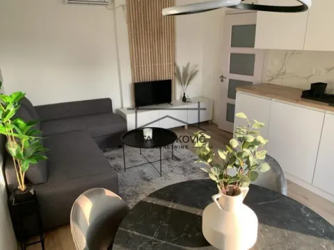 Rent, one bedroom apartment, 37m², Sajam, Novi Sad Sve Podlokacije
