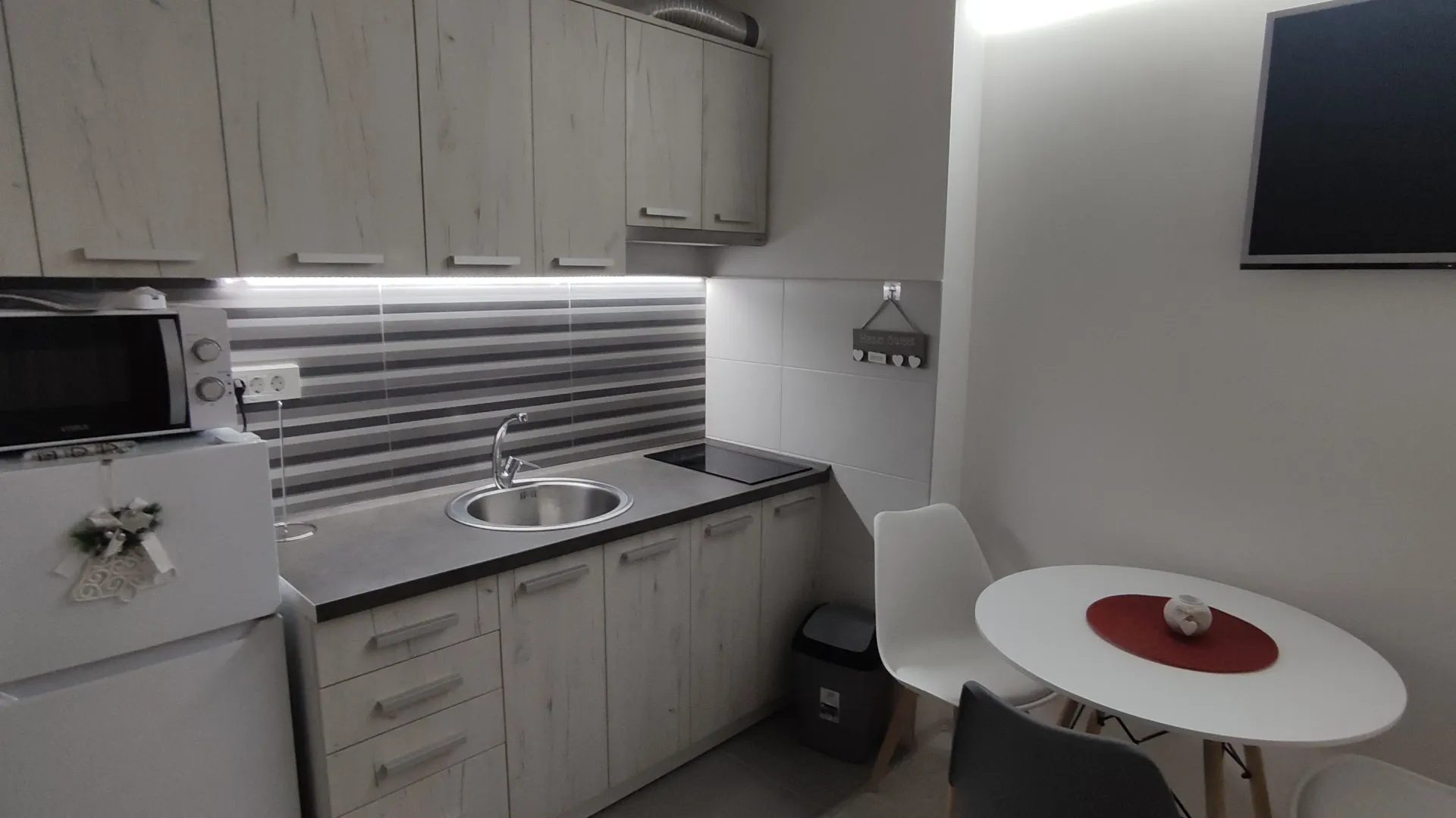 Izdavanje, jednosoban stan, 30m², Drač, Podgorica