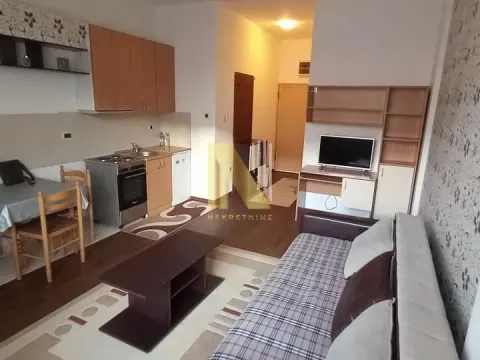 Izdavanje, garsonjera, 27m², Bulevar Evrope, Novi Sad Sve Podlokacije - image 4