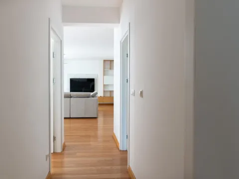 Izdavanje, dvosoban stan, 109m², Seljanovo, Tivat - image 11