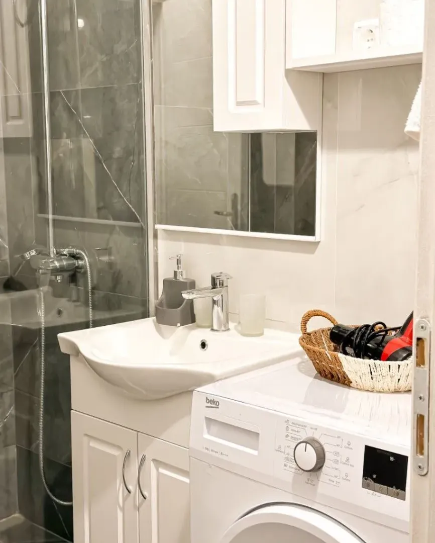 Prodaja, dvosoban stan, 60m², Škaljari, Kotor