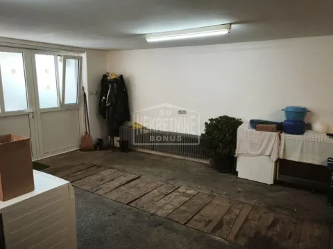 Prodaja, kuća, 165m², Centar, Sombor - image 10