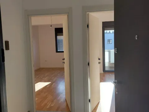 Sale, one bedroom apartment, 41m², Stari Aerodrom, Podgorica - image 2