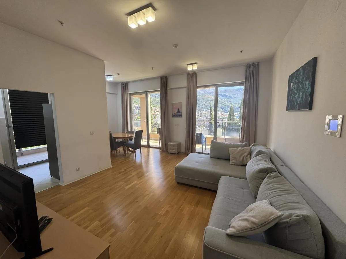Rent, three bedroom apartment, 115m², Bečići, Budva